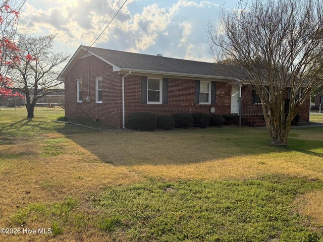2992 Cherry Lane, Kinston, NC 28504