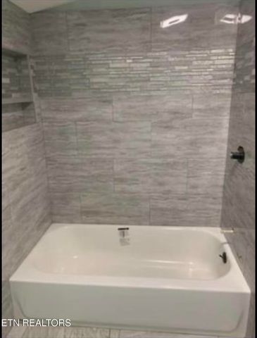 120 7th St, Calhoun, TN 37309