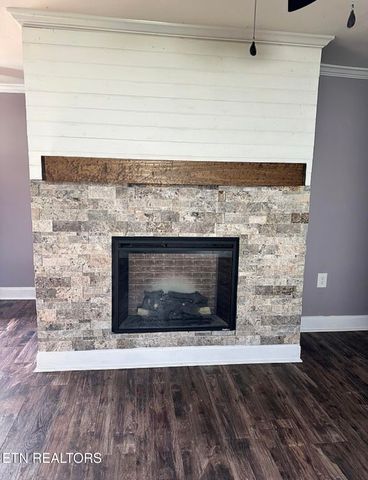 120 7th St, Calhoun, TN 37309