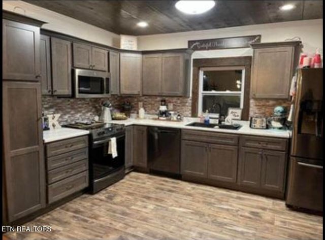 120 7th St, Calhoun, TN 37309