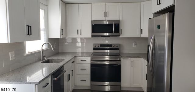 20 Hughes Ln, White Twp., NJ 07823