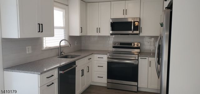 20 Hughes Ln, White Twp., NJ 07823