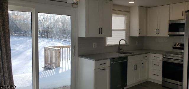 20 Hughes Ln, White Twp., NJ 07823