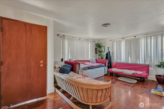 3039 S 200th Street, Seatac, WA 98198