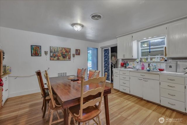 3039 S 200th Street, Seatac, WA 98198
