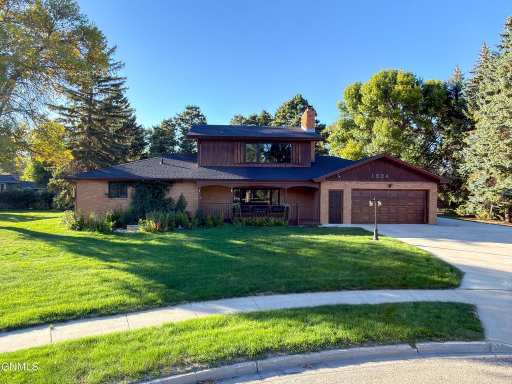 1524 Woodsman Place, Bismarck, ND 58504 photo 4