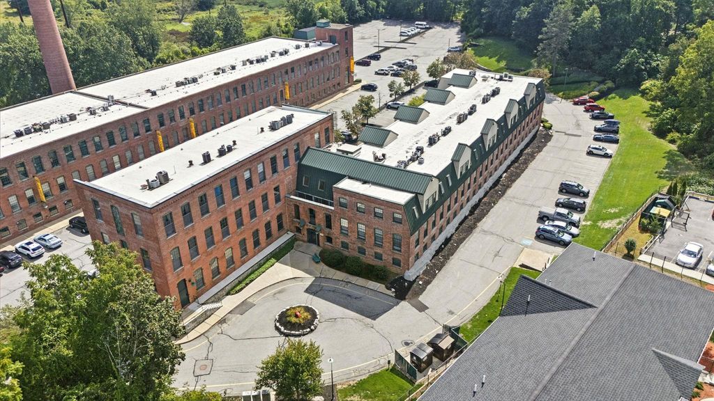 71 Princeton St Unit 303, Chelmsford, MA 01863