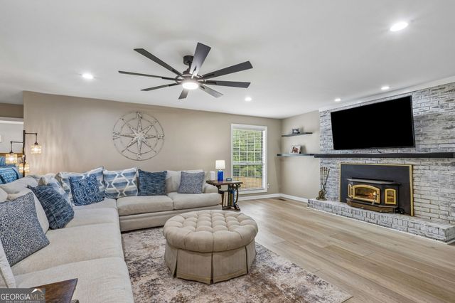 32 Quail Run, Hoschton, GA 30548