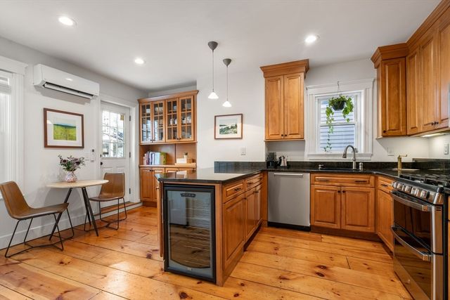 114 Elm St 2, Boston, MA 02129