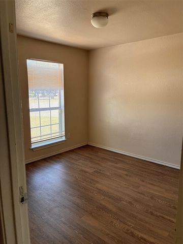 1029 Morrison Drive, Fort Worth, TX 76120