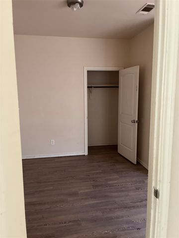 1029 Morrison Drive, Fort Worth, TX 76120