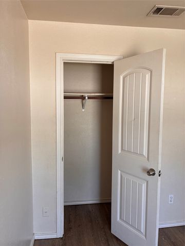 1029 Morrison Drive, Fort Worth, TX 76120