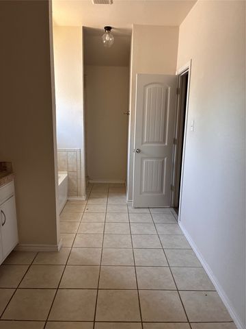 1029 Morrison Drive, Fort Worth, TX 76120