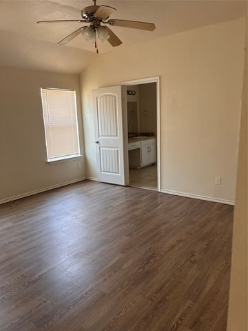 1029 Morrison Drive, Fort Worth, TX 76120
