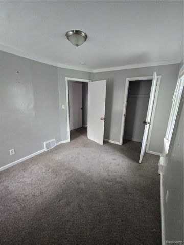 18108 Waltham Street, Detroit, MI 48205