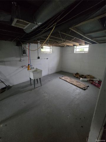 18108 Waltham Street, Detroit, MI 48205