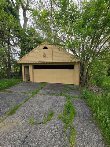18108 Waltham Street, Detroit, MI 48205