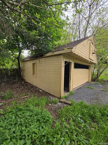 18108 Waltham Street, Detroit, MI 48205