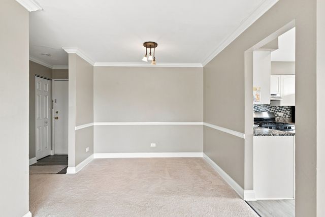 680 Marilyn Avenue 210, Glendale Heights, IL 60139