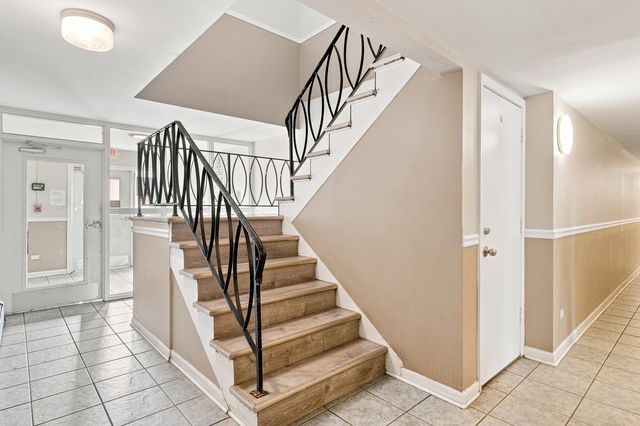 680 Marilyn Avenue 210, Glendale Heights, IL 60139