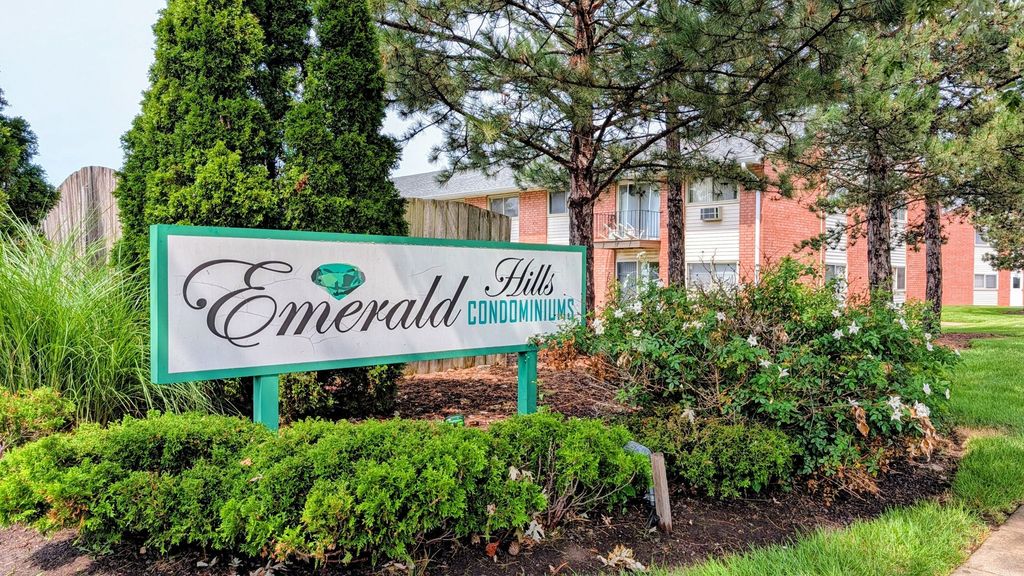 680 Marilyn Avenue 210, Glendale Heights, IL 60139