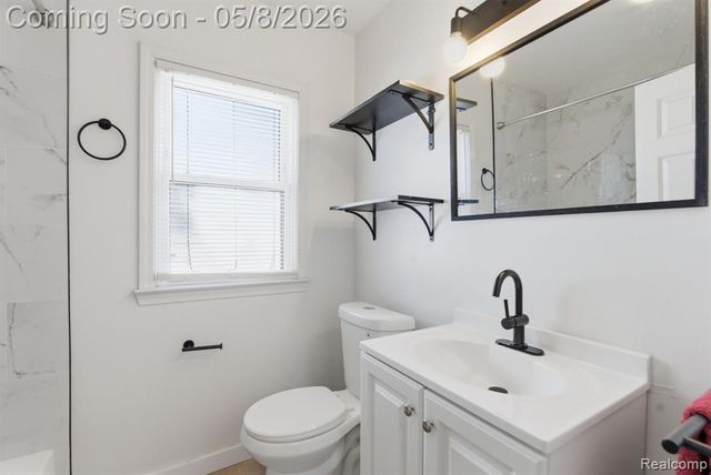 19725 Kingsville Street, Harper Woods, MI 48225