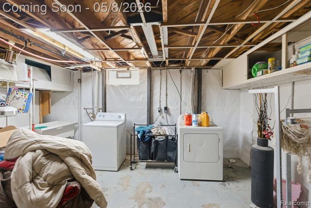 19725 Kingsville Street, Harper Woods, MI 48225