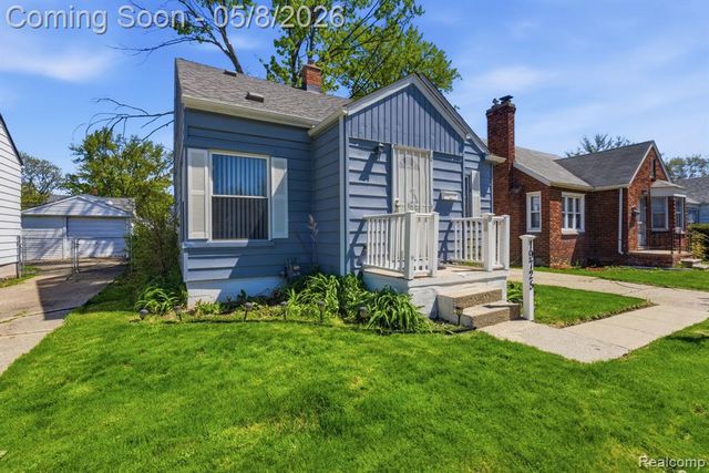 19725 Kingsville Street, Harper Woods, MI 48225