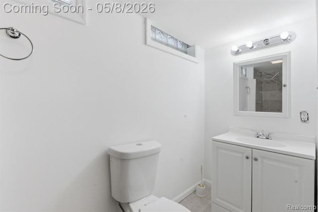 19725 Kingsville Street, Harper Woods, MI 48225