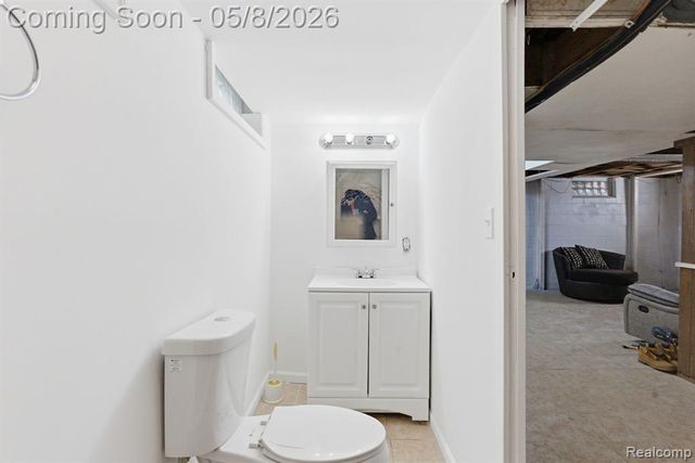 19725 Kingsville Street, Harper Woods, MI 48225