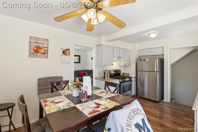 19725 Kingsville Street, Harper Woods, MI 48225