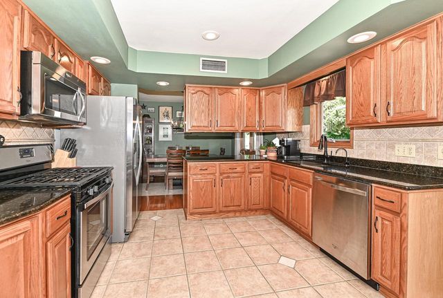 7622 Fielding LANE, Greendale, WI 53129