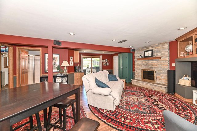 7622 Fielding LANE, Greendale, WI 53129