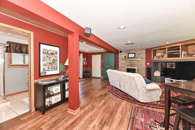 7622 Fielding LANE, Greendale, WI 53129