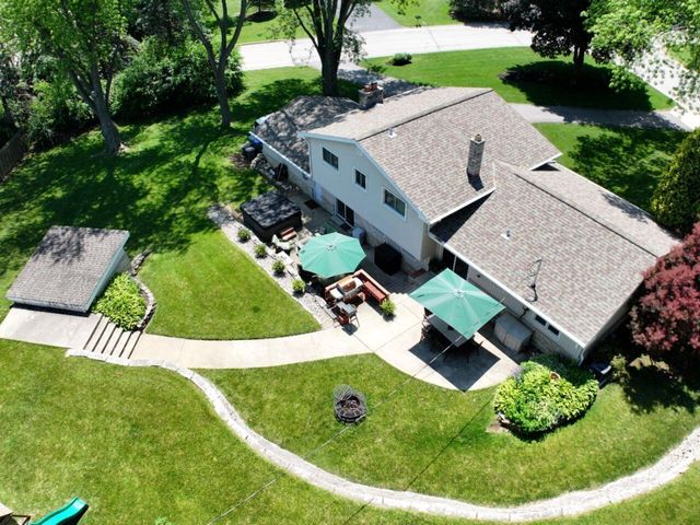 7622 Fielding LANE, Greendale, WI 53129