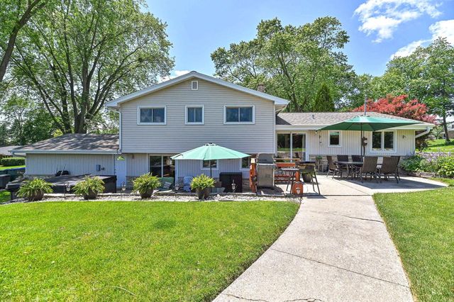 7622 Fielding LANE, Greendale, WI 53129