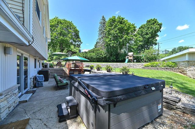 7622 Fielding LANE, Greendale, WI 53129