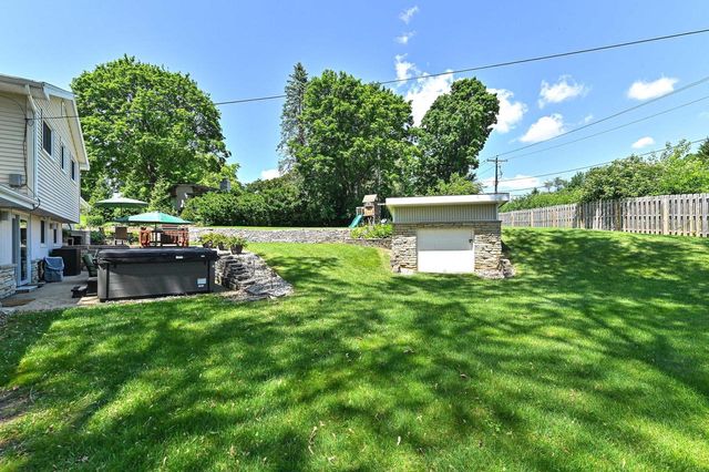 7622 Fielding LANE, Greendale, WI 53129