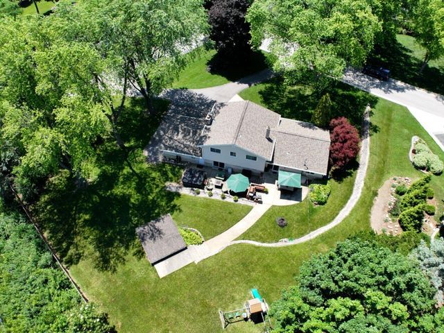 7622 Fielding LANE, Greendale, WI 53129