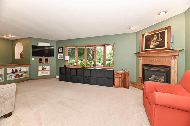 7622 Fielding LANE, Greendale, WI 53129