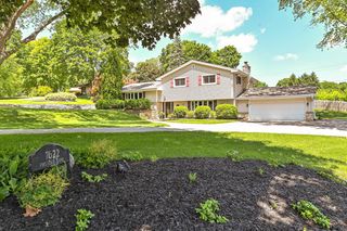 7622 Fielding LANE, Greendale, WI 53129