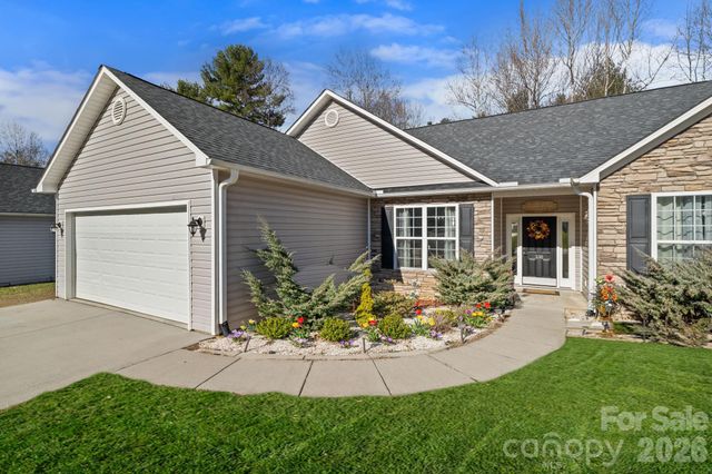 136 Grove End Road, Fletcher, NC 28732