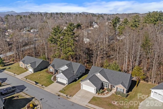 136 Grove End Road, Fletcher, NC 28732