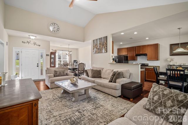 136 Grove End Road, Fletcher, NC 28732