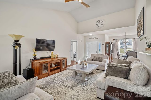 136 Grove End Road, Fletcher, NC 28732