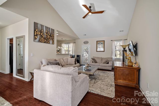 136 Grove End Road, Fletcher, NC 28732