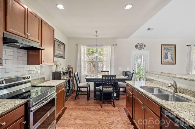 136 Grove End Road, Fletcher, NC 28732