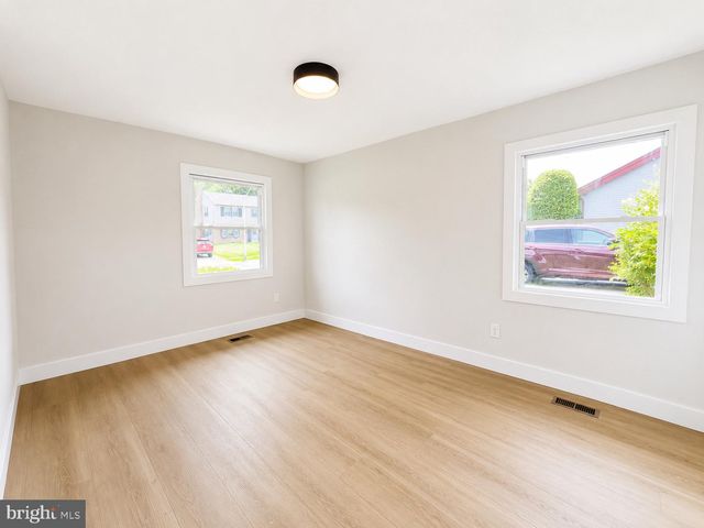 19 EDDINGTON LN, Willingboro, NJ 08046