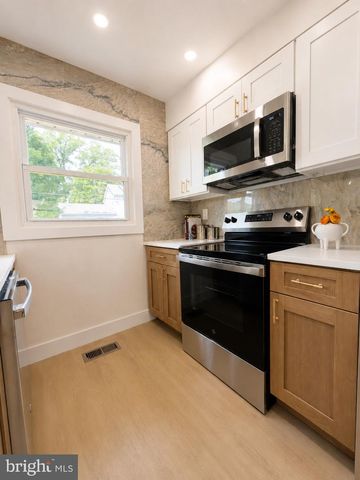 19 EDDINGTON LN, Willingboro, NJ 08046