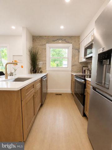 19 EDDINGTON LN, Willingboro, NJ 08046